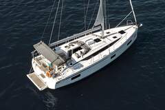 Bavaria C38 - ARINNA (sailing yacht)